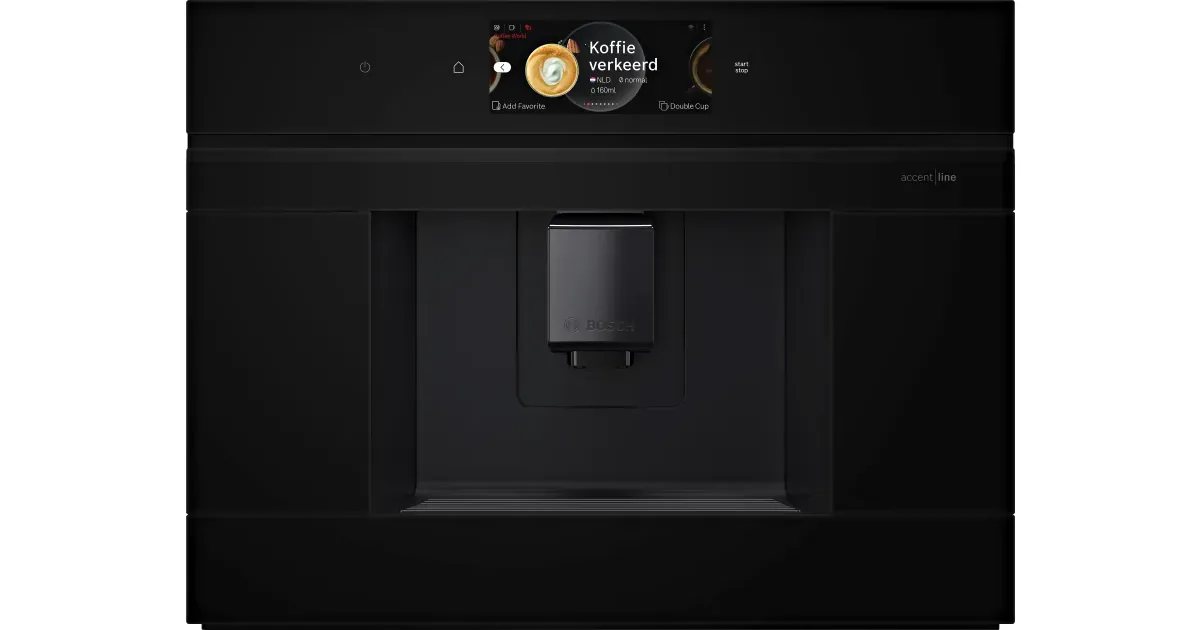 Bosch CTL9181B0 sett forfra, sort front med fargeskjerm øverst og kaffeutløp i midten