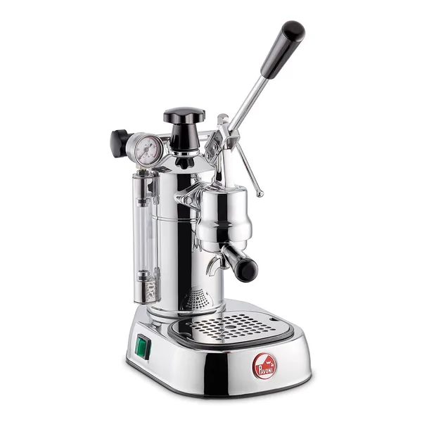 La Pavoni Professional Lusso LPLPLQ01EU i krom, sett skrått forfra med spaken løftet