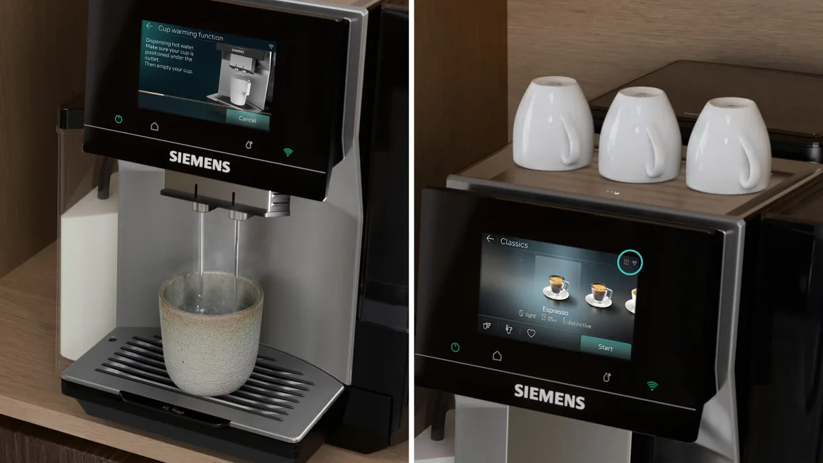 To bilder av Siemens EQ700 iAroma TQ727E03: varmt vann renner i en kopp under utløpet, og tre hvite kopper står på koppvarmeren oppå maskinen