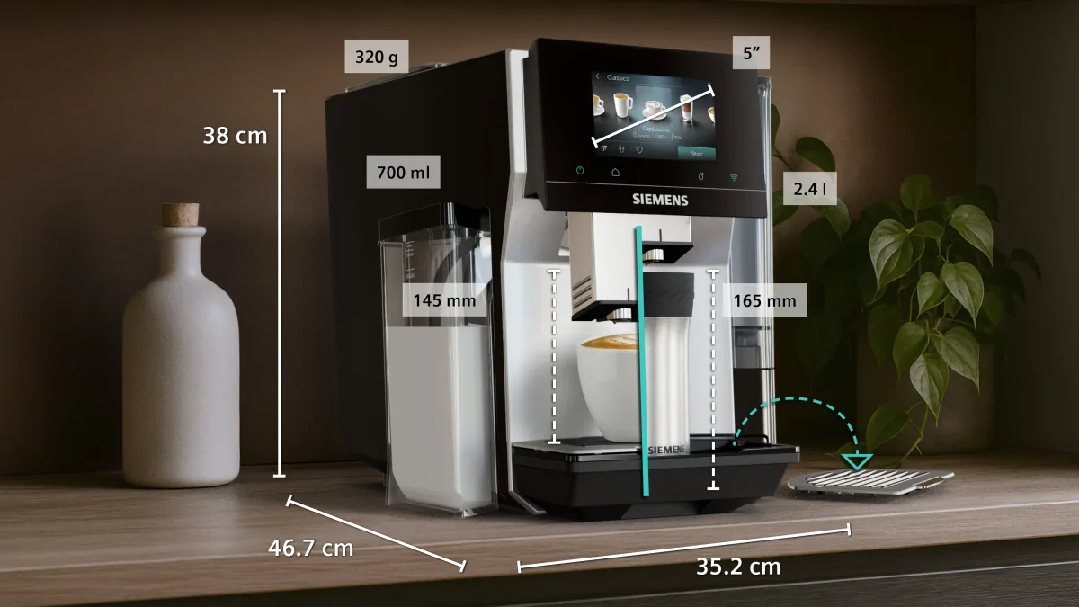Siemens EQ700 iAroma TQ727E03 på en kjøkkenbenk med mål påtegnet: 38 cm høy, 35,2 cm bred og 46,7 cm dyp